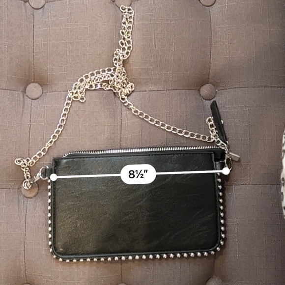 Small, black and silver clutch with chain - Picture 2 of 3